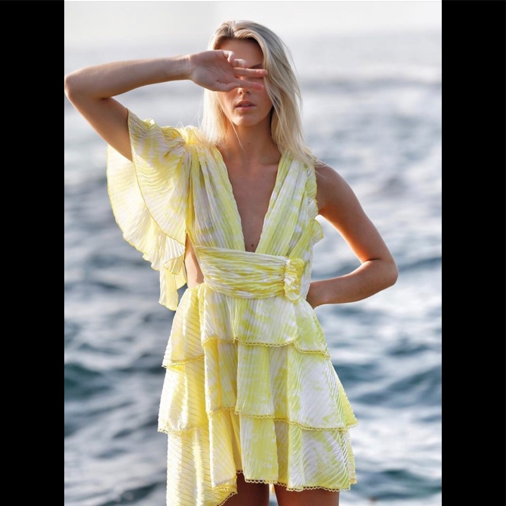 NWOT Ixiah Yellow and White Midi Dress